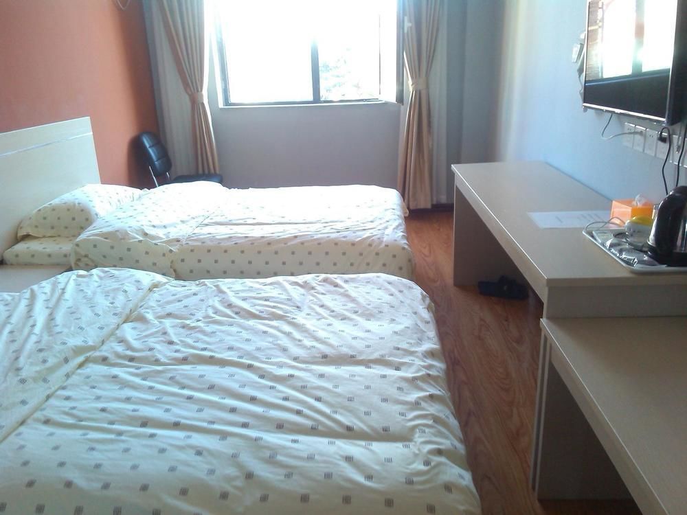 Xiaohaixing Express Hotel Янтай Екстериор снимка